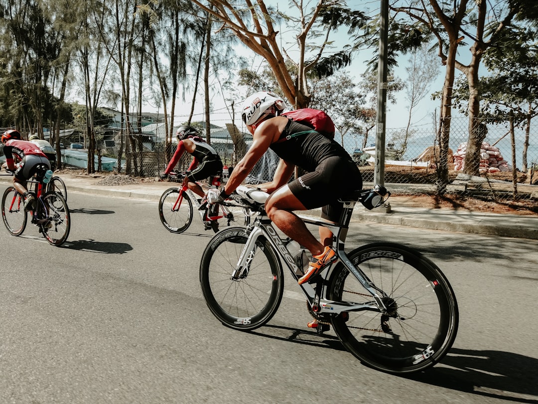 Top 10 Advanced Tips for Cycling in Hot Weather: A Scientific Approach to Endurance and Thermoregulation